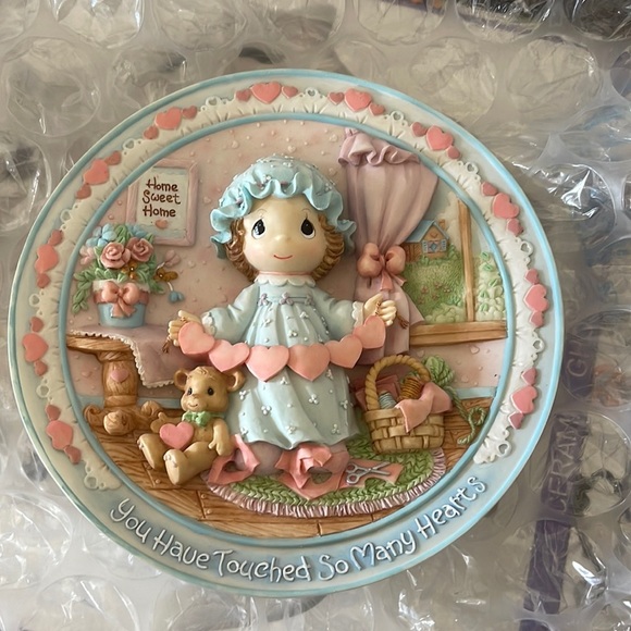 Precious Moments collectors plate - Picture 1 of 3